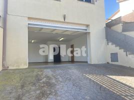  (unifamiliar aïllada), 338.00 m², 附近的公共汽車和火車, 九成新