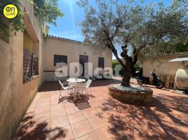  (unifamiliar aïllada), 128.00 m², حافلة قرب والقطار