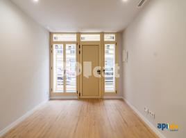 Flat, 56.00 m², near bus and train, almost new