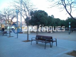 Piso, 55.00 m², cerca de bus y tren, seminuevo