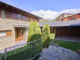 Unifamiliar adossada, 173.36 m², fast neu