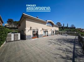  (unifamiliar aïllada), 536.00 m², حافلة قرب والقطار