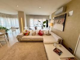 Dúplex, 119.00 m², 附近的公共汽車和火車, Calle del Baró de Savassona, 5