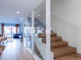Casa (unifamiliar adosada), 185.00 m², cerca de bus y tren, seminuevo