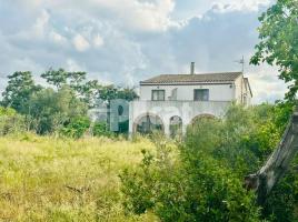  (casa rural), 673.00 m², 附近的公共汽車和火車