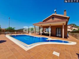 Houses (detached house), 409 m², almost new, Zona