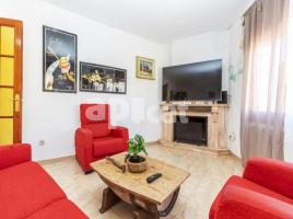 Casa (unifamiliar adossada), 294 m², Zona