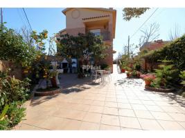 Unifamiliar adossada, 271.00 m²