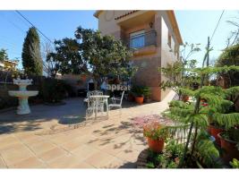 Unifamiliar adossada, 271.00 m²