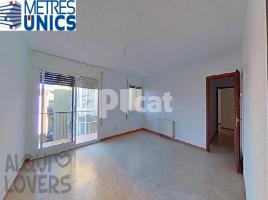 Piso, 84.00 m², cerca de bus y tren