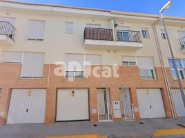 Pis, 84.00 m², حافلة قرب والقطار, جديد تقريبا