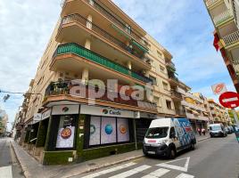 Pis, 103.00 m², près de bus et de train