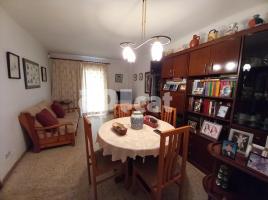 Flat, 83.00 m², near bus and train