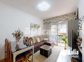 Flat, 91.00 m², near bus and train, CENTRO