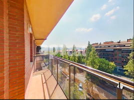 Pis, 97.00 m², 附近的公共汽車和火車, 九成新, Paseo de Francesc Macià, 86