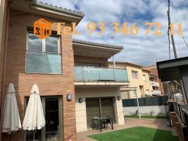 Alquiler unifamiliar aislada, 171.00 m², seminuevo