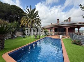 Casa (unifamiliar aislada), 515 m², seminuevo, Zona