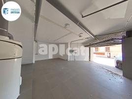  (unifamiliar adossada), 175.00 m², in der Nähe von Bus und Bahn, fast neu