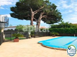 Houses (villa / tower), 131.00 m², Calle Baix Camp, 4