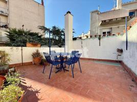  (unifamiliar adossada), 127.00 m², 附近的公共汽車和火車, Calle Col·legi, 44