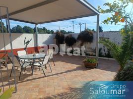 Casa (unifamiliar adosada), 240.00 m², cerca de bus y tren, seminuevo