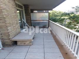 Pis, 108.00 m², على مقربة من الحافلات والمترو
