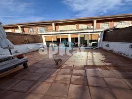  (unifamiliar adossada), 130.00 m², 附近的公共汽車和火車, Paseo Mil·les Dalmau