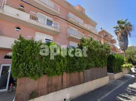 Pis, 120.00 m², حافلة قرب والقطار