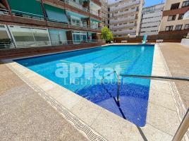 Apartament, 51.00 m², 附近的公共汽車和火車