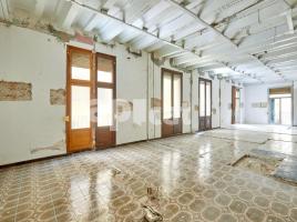 Flat, 117.00 m², close to bus and metro