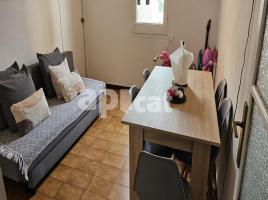 Pis, 52.00 m², près de bus et de train