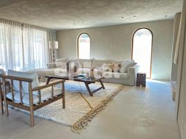  (xalet / torre), 320.00 m², fast neu