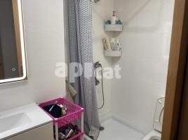 Flat, 83.00 m², near bus and train, almost new