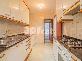 Pis, 80.00 m², prop de bus i tren, Calle Siurana, 2