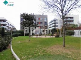 Piso, 130.00 m², cerca de bus y tren, seminuevo