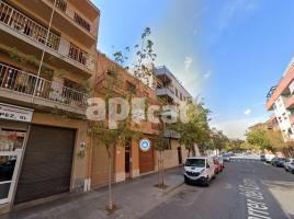 Flat, 121.00 m², near bus and train