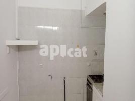 Flat, 44.00 m², close to bus and metro