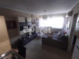 Piso, 57.00 m², cerca de bus y tren, VALENTINE