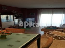 Flat, 89.00 m², 2 bedrooms, near bus and train