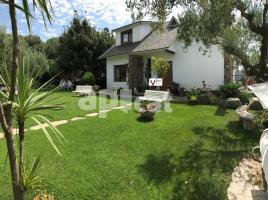 Houses (villa / tower), 232.00 m², near bus and train