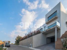 Houses (detached house), 500.00 m², almost new