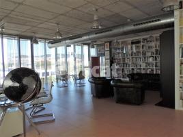 Office, 361.00 m², near bus and train, almost new