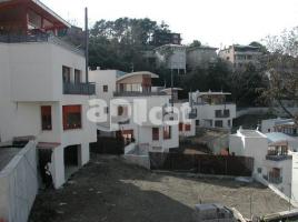 Houses (detached house), 540.00 m², near bus and train, new, Calle Can Baseda, 46