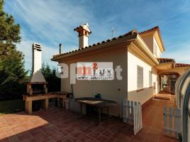 Houses (detached house), 404.00 m², almost new, Calle Isidre Nonell