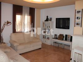 Flat, 234.00 m², near bus and train, Calle PUJADA DEL CASTELL