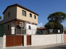 New home - Houses in, 286 m², new