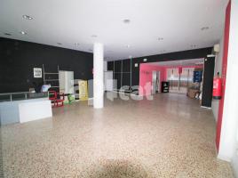 For rent business premises, 170.00 m², near bus and train