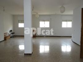 For rent otro, 111.00 m², near bus and train