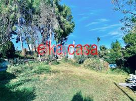 Houses (villa / tower), 515.00 m², near bus and train