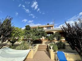Detached house, 418.00 m², almost new